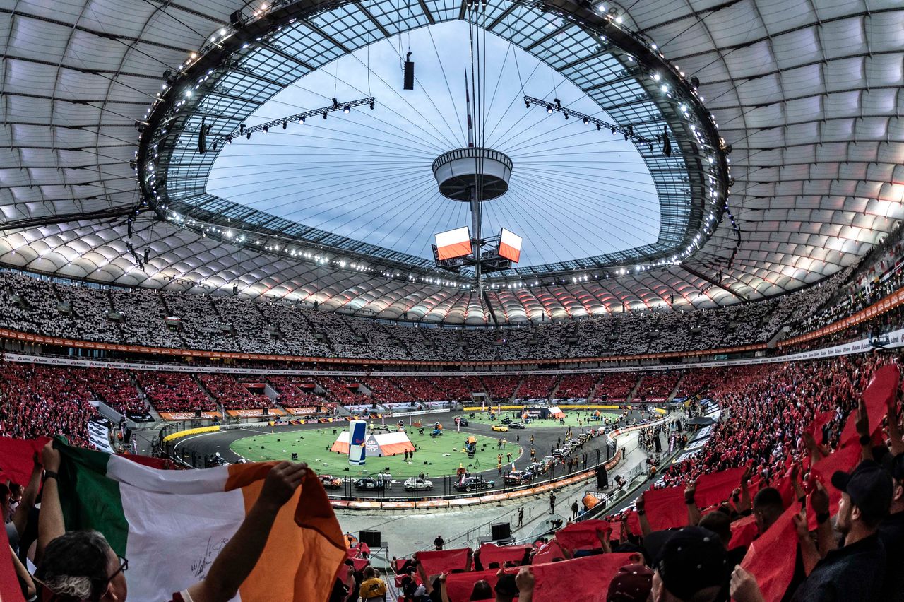 Dach zamknięty na PGE Narodowym: Jak pogoda nie zabiła DPŚ i co to oznacza dla żużla w Polsce
