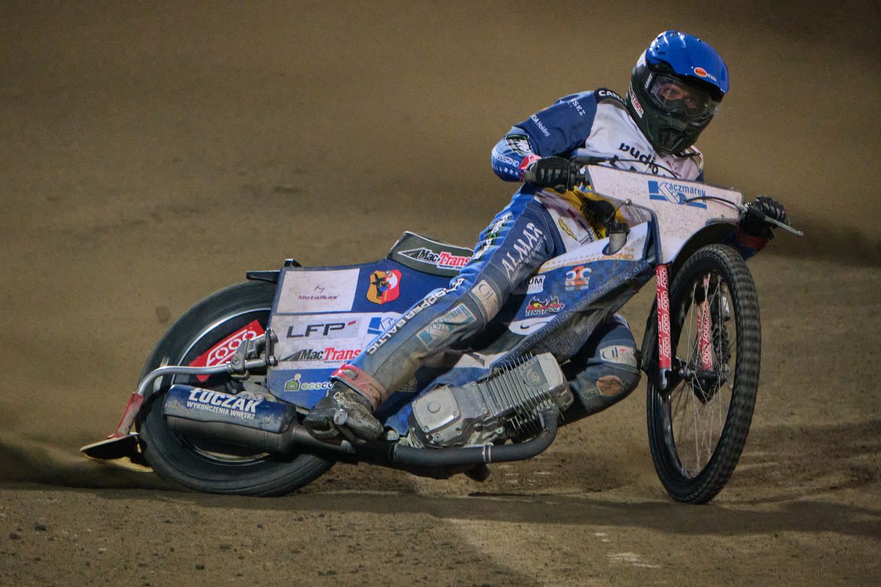 Żużel. Perfekcyjny Kołodziej i zwycięska Unia w pierwszym dla Byków sparingu