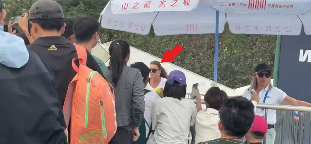 Skończył się mecz i od razu ruszyli do Radwańskiej. Sceny w Pekinie