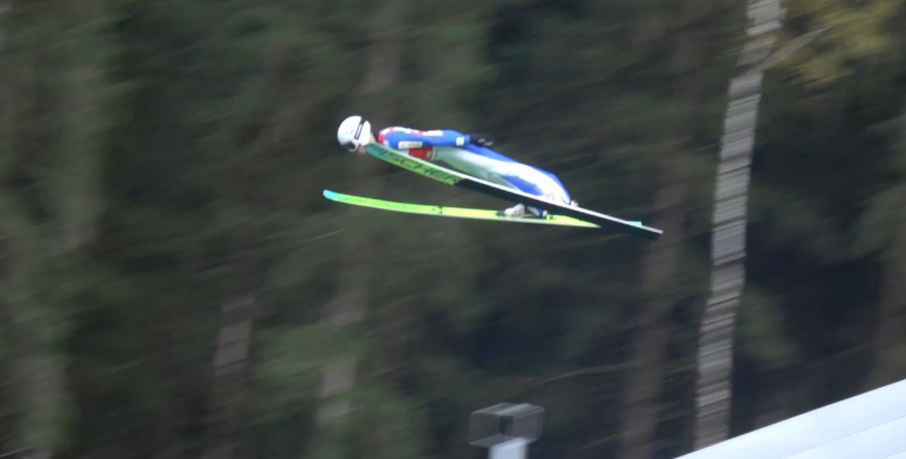 Fenomenalny debiut Kacpra Tomasiaka! 18-latek zachwycił w Klingenthal