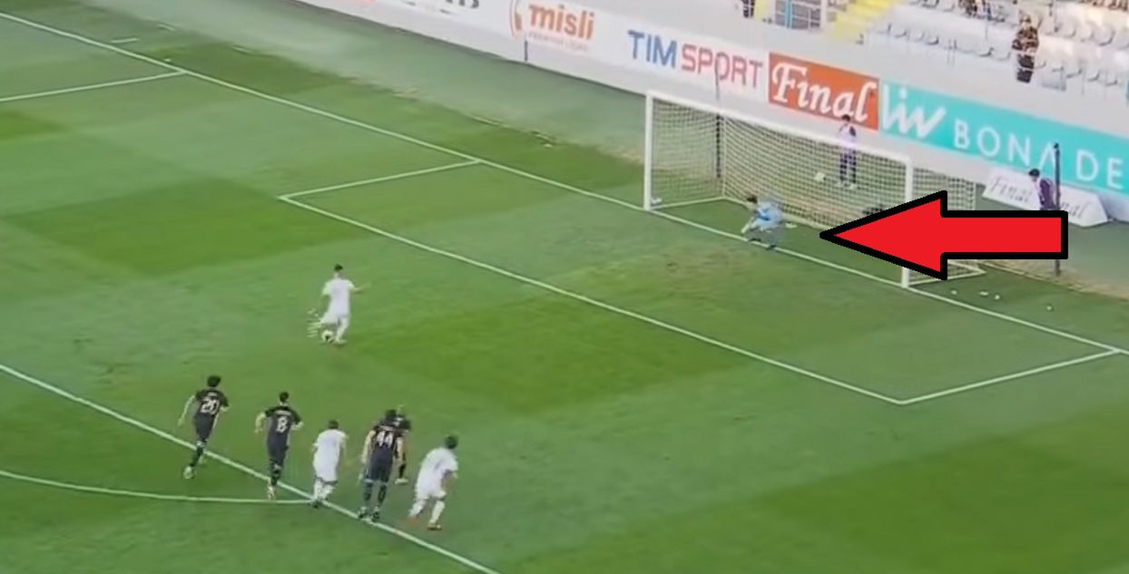 Polak sprokurował rzut karny. Tylko spójrz, co stało się później