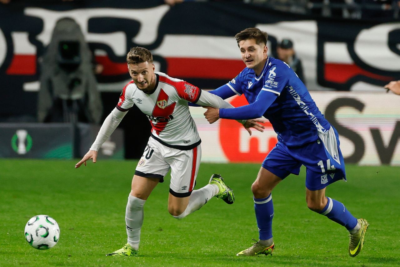 Hiszpanie oburzeni, Lech reaguje. Tłumaczy się z filmu