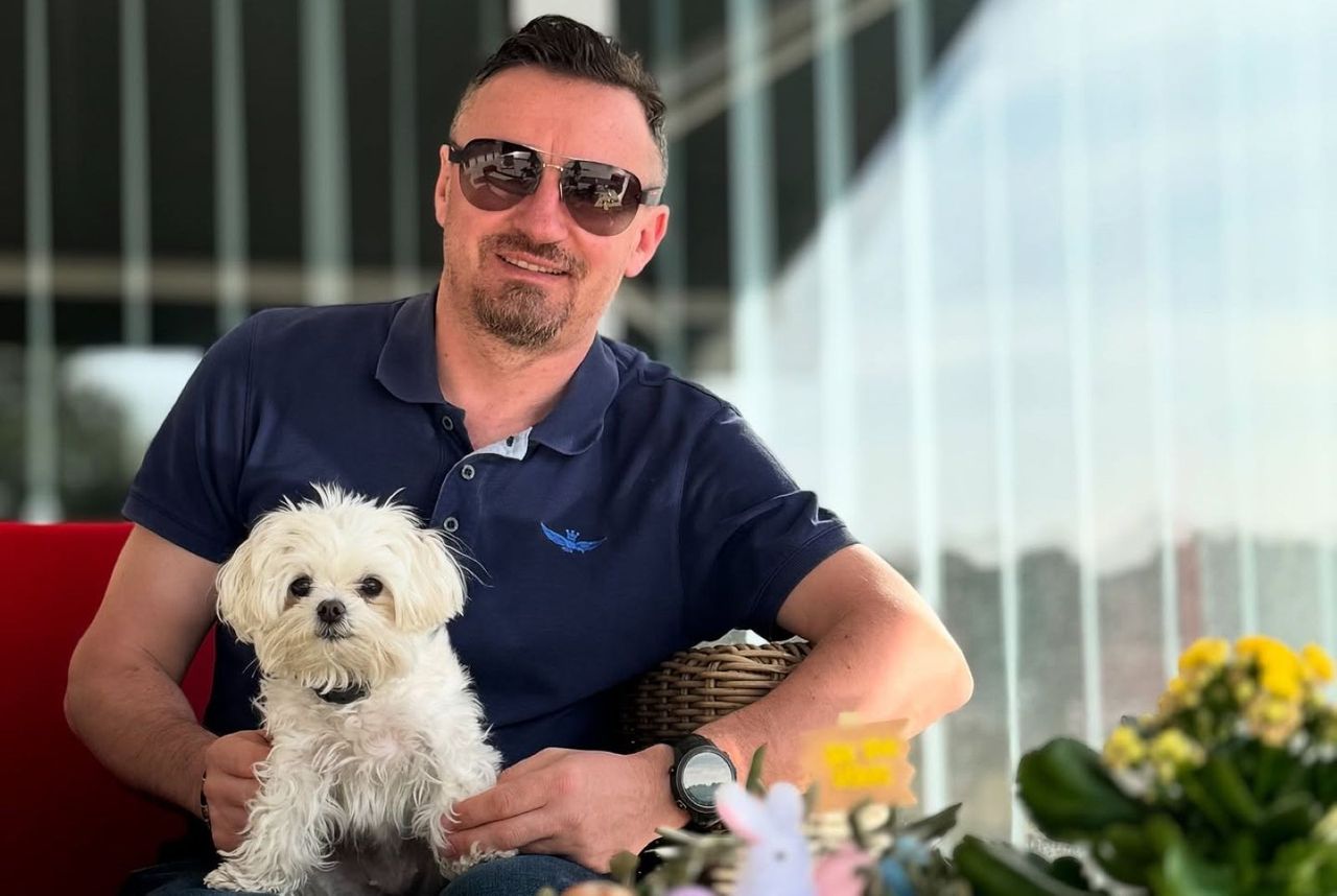 Szybki wypad Małysza nad Bałtyk. Zobacz, kto mu towarzyszy