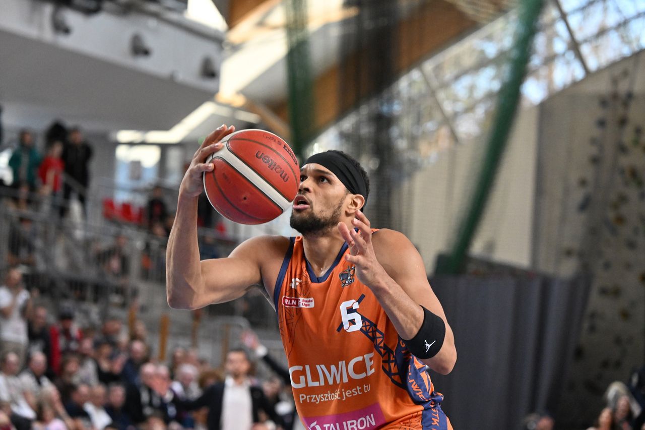 Kuriozalne sceny w walce o utrzymanie. Zawodnik przeprasza