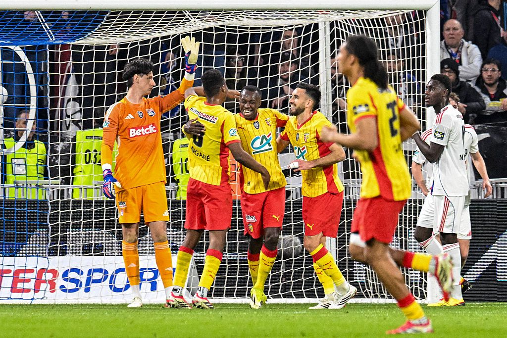 Lens wygrywa po karnych, Lyon odpada w ćwierćfinale