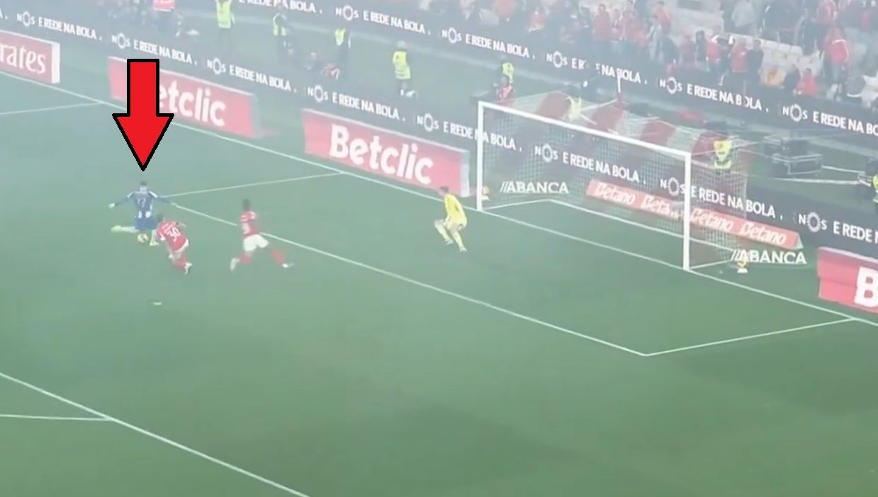 Pietuszewski strzelił bramkę w hicie! Co to za gol?
