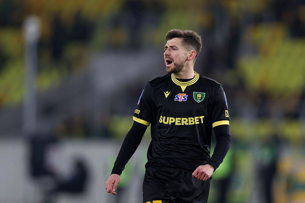 Będzie sensacyjne powołanie do kadry Urbana? Zachwyca w PKO Ekstraklasie