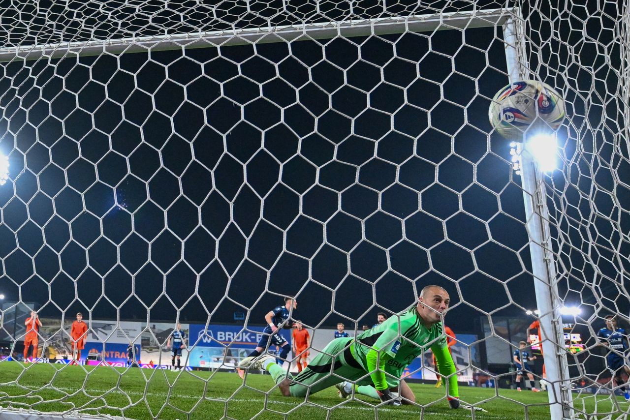 Bruk-Bet Termalica coraz bliżej spadku, Legia balansuje