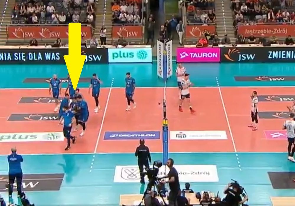 Koszmar polskiego sportowca. Siatkarz zniesiony z boiska