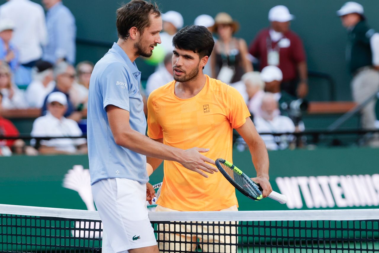 Alcaraz przegrywa z Miedwiediewem w Indian Wells