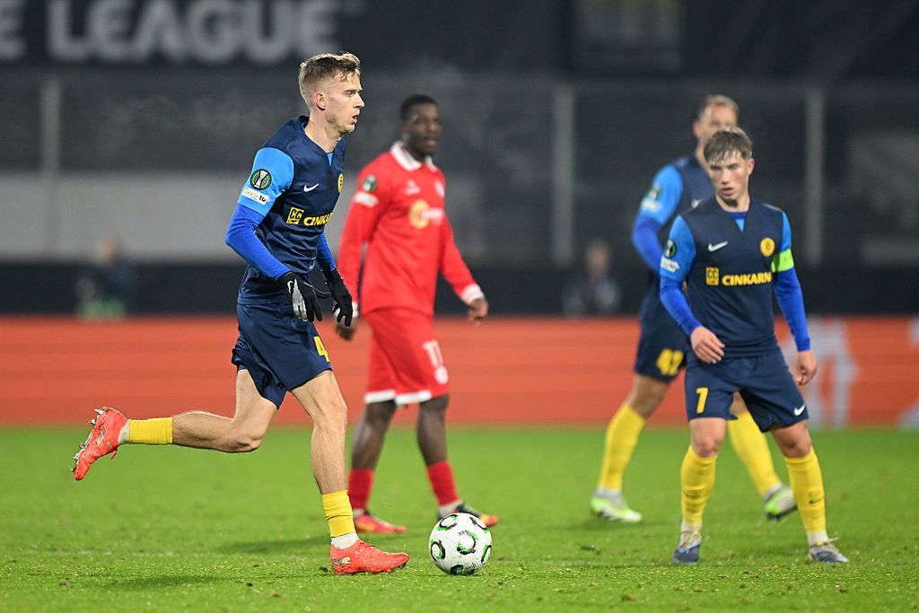 Honorowe pożegnanie klubu Łukasza Bejgera z Ligą Konferencji