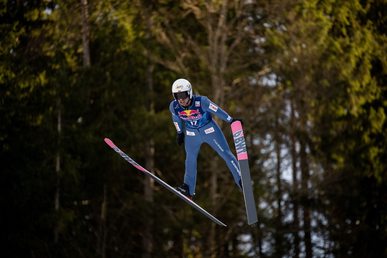 Nieudany początek Polaków w Vikersund. Fenomenalny Domen Prevc