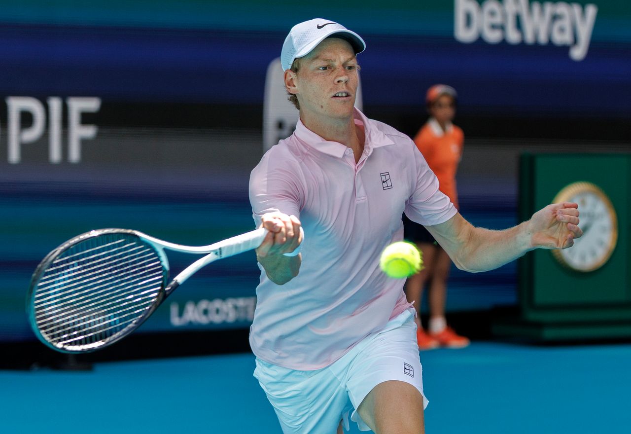 Jannik Sinner ruszył po "Słoneczny Dublet". Błysk 19-letniego Hiszpana