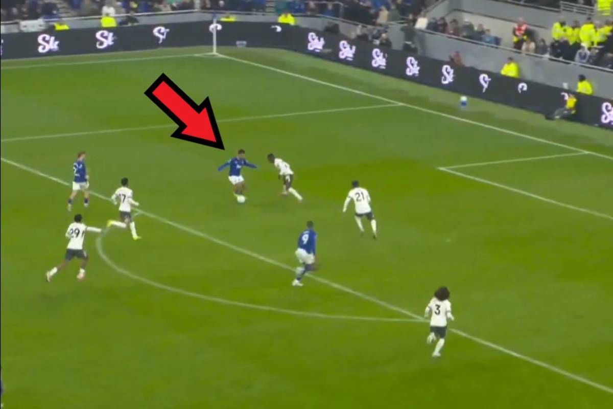 "Idealny strzał w samo okienko!". Ten piękny gol pogrążył Chelsea