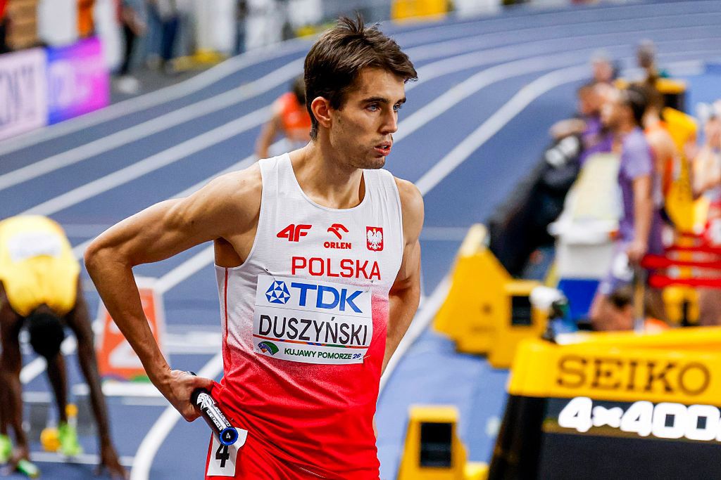 Polak zdobył medal MŚ pomimo choroby. Po finale nie był w stanie ustać