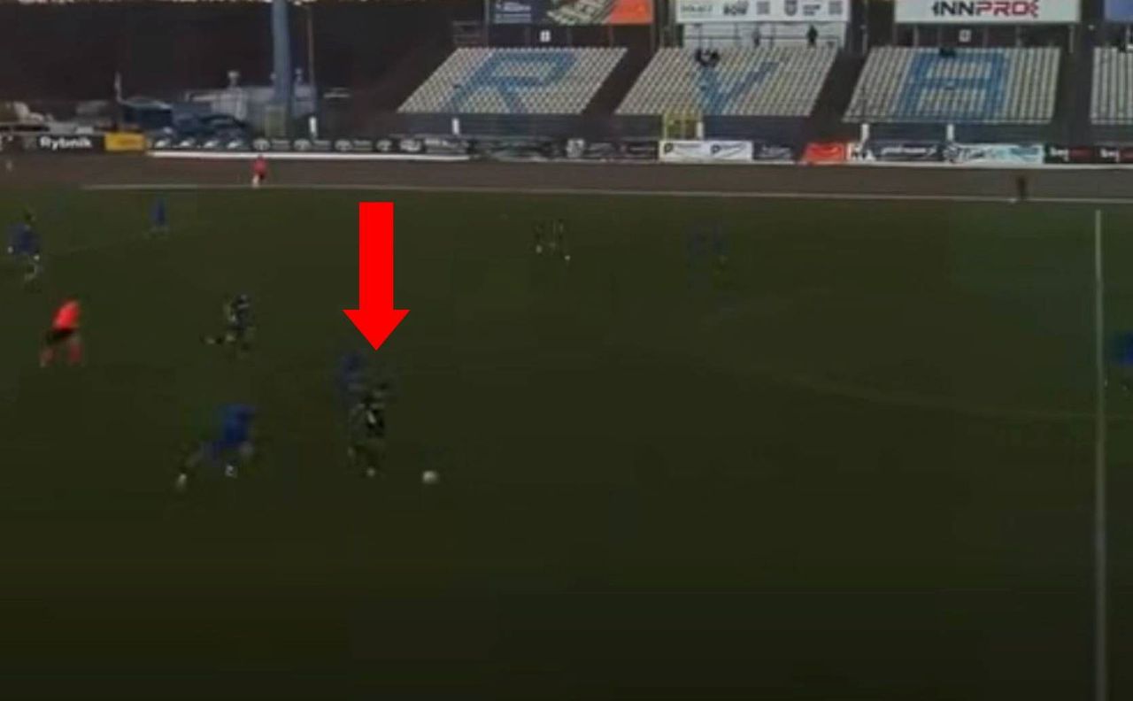 "Stadiony świata". Niesamowity gol w polskiej lidze