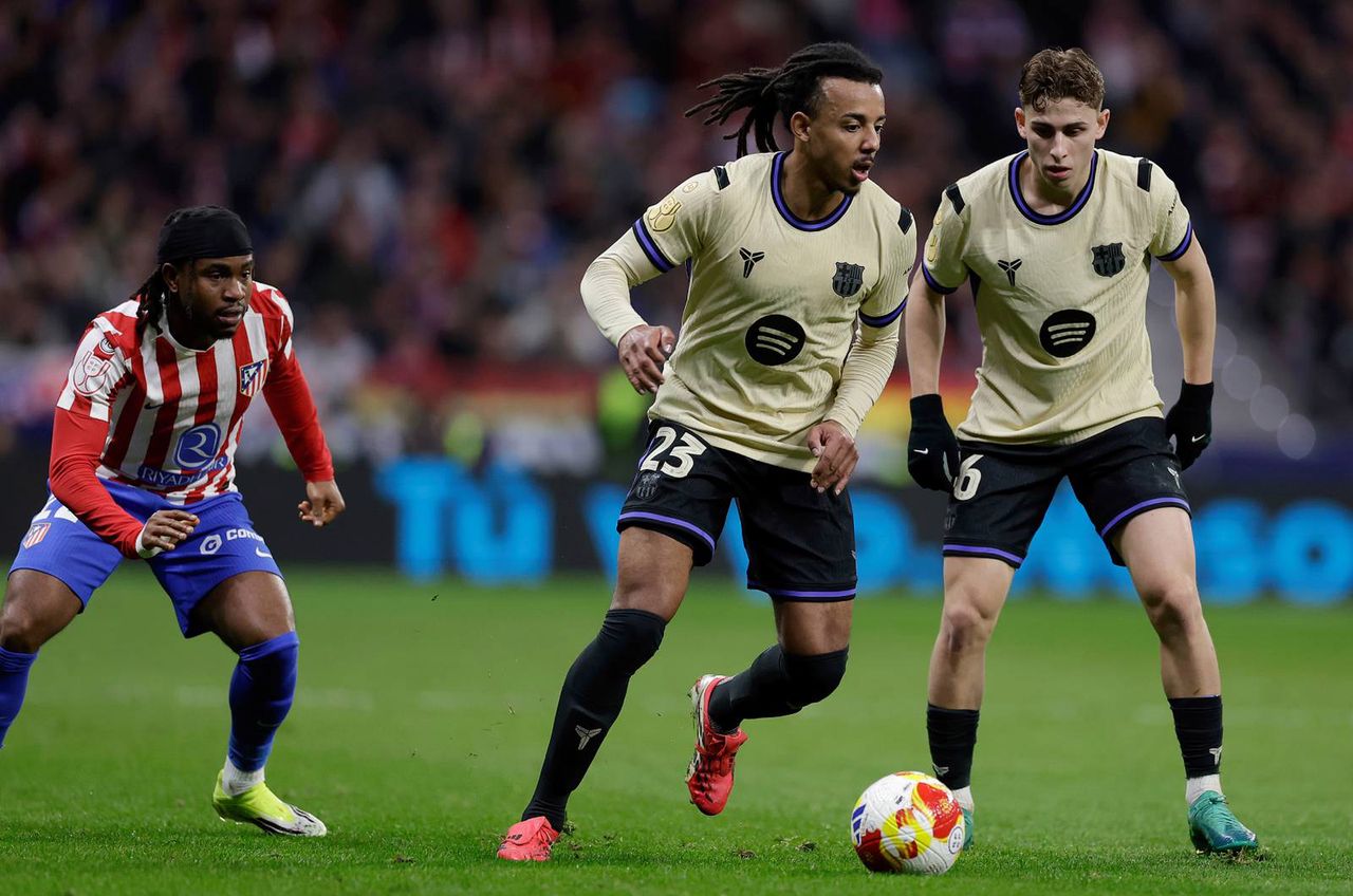 Media. Zaskakujące informacje ws. zawodnika Barcelony. Klub wysłucha ofert