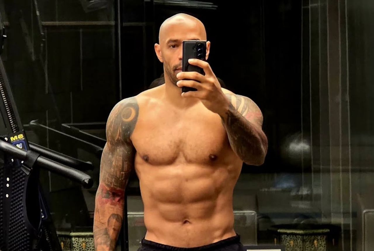 Ma 48 lat i zachwyca formą. Widzą go w bokserskim ringu