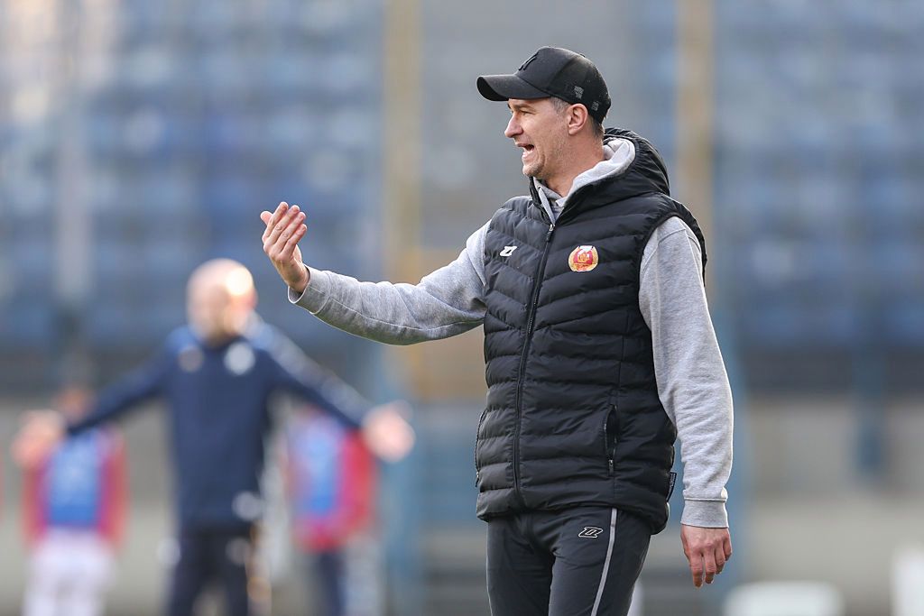 Są na przedostatnim miejscu w tabeli. Kolejny pierwszoligowiec zwolnił trenera