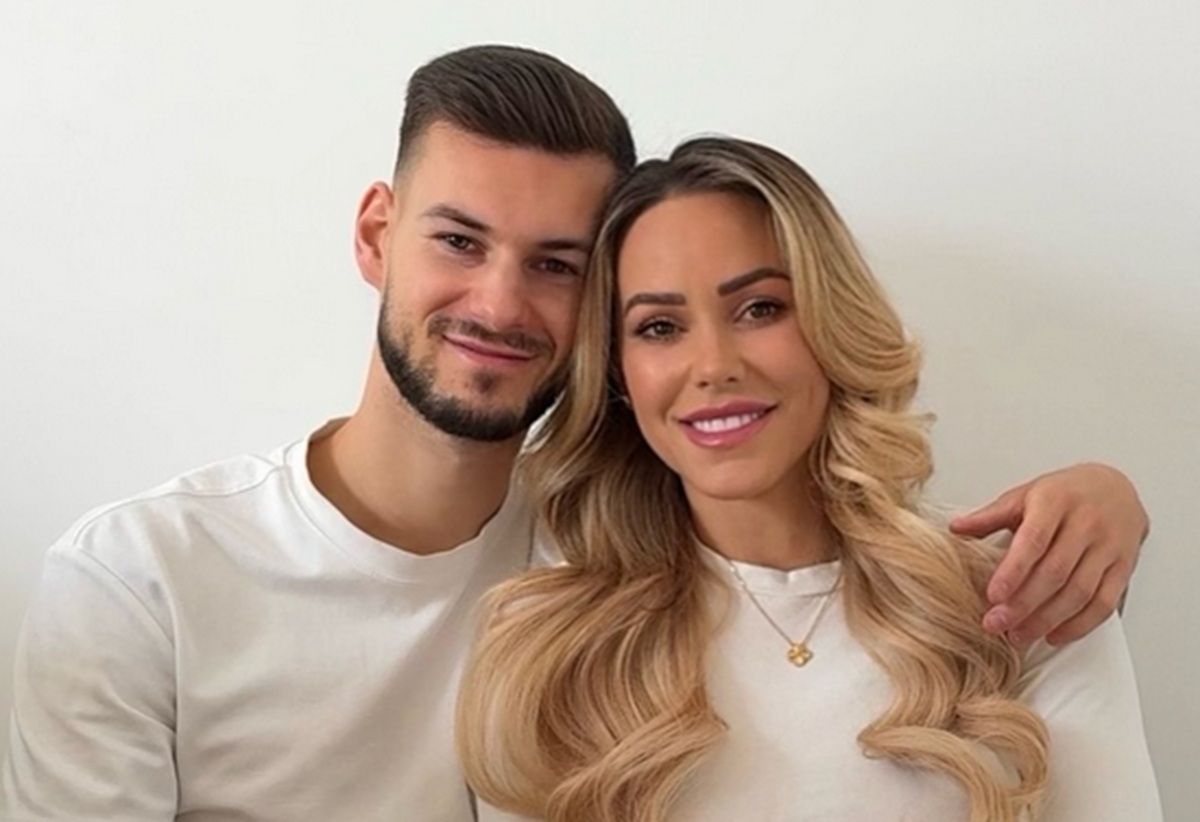 Jest od niego starsza o 9 lat. Właśnie ogłosili, iż są parą