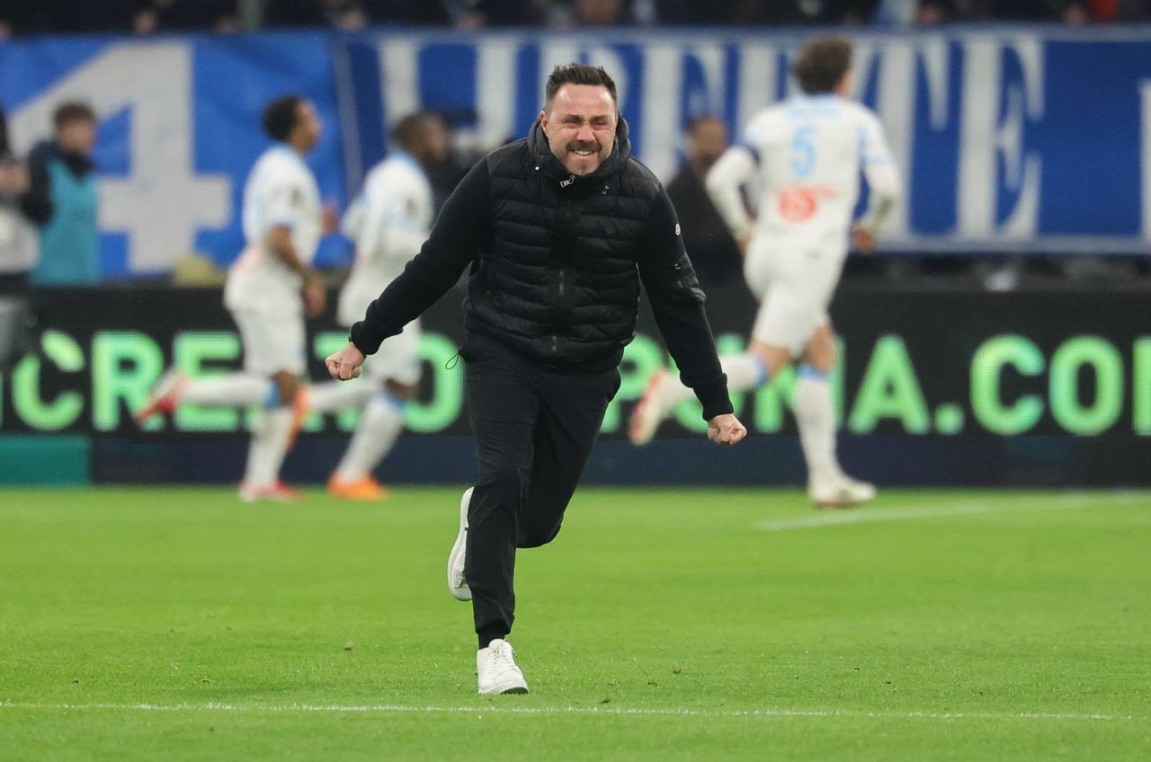 Media. Angielski klub negocjuje z trenerem. Pięcioletnia umowa