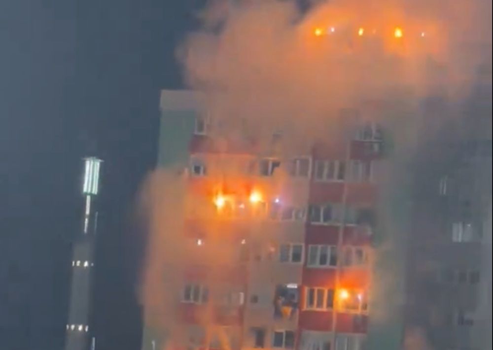 Co za oprawa! Blok "zapłonął"