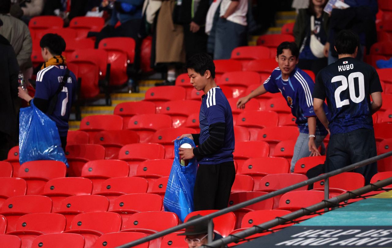Jest głośno o tym, co zrobili Japończycy po meczu. "Możemy się od nich wiele nauczyć"