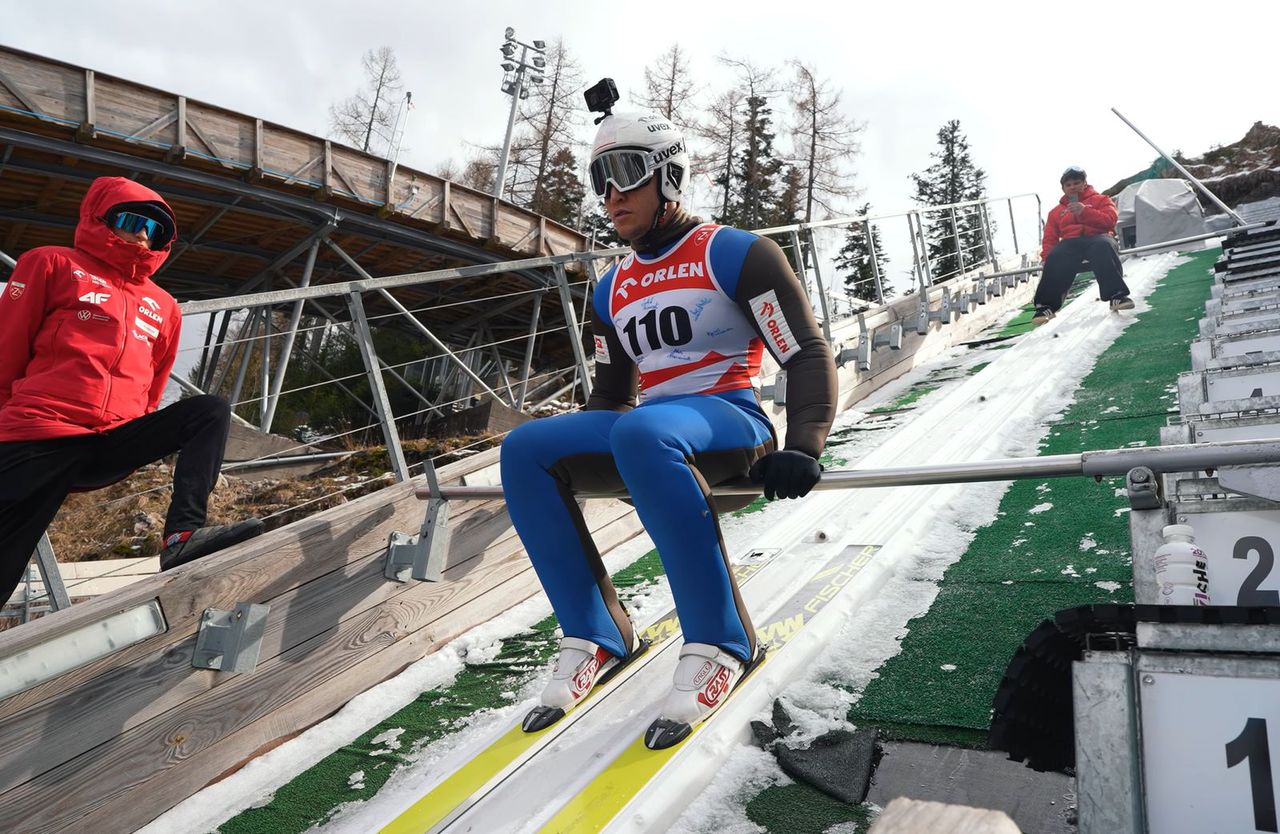 Waży ponad 100 kg i... skoczył na nartach. Tak mu poszło