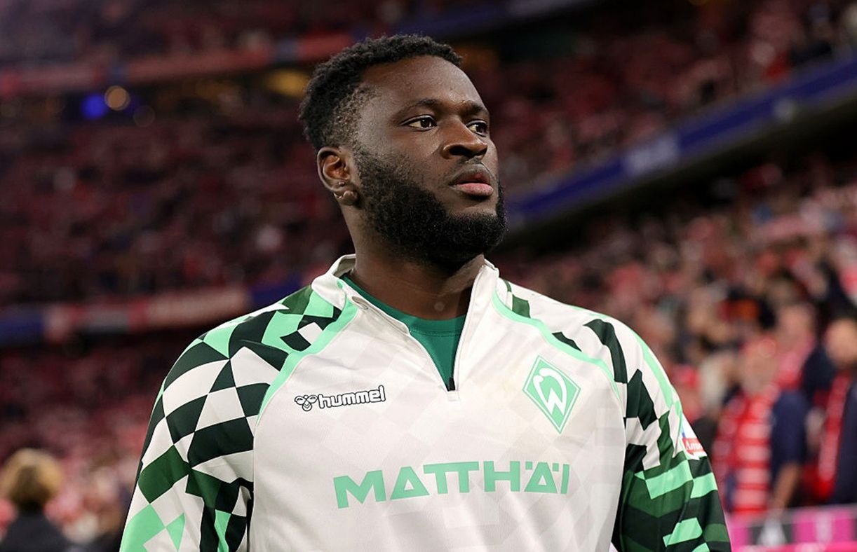 Wrócił do treningów po kontuzji. Uwagę od razu przykuł jego brzuch