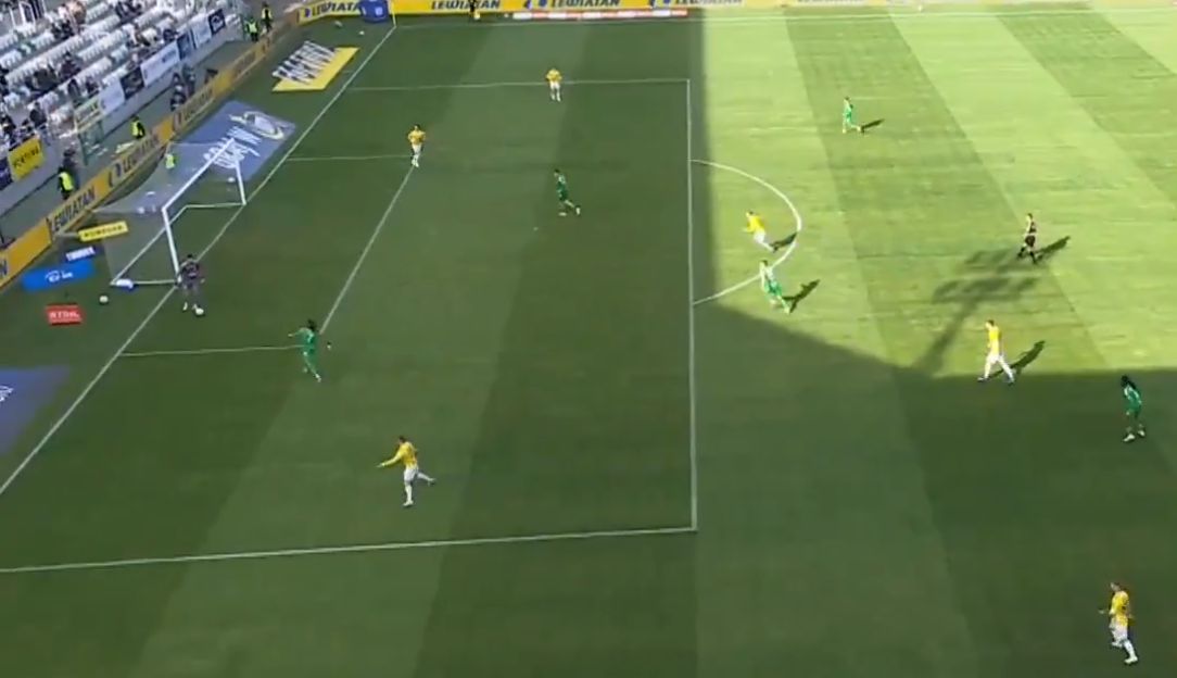 Koszmarny błąd w Ekstraklasie. Zobacz, co zrobił bramkarz