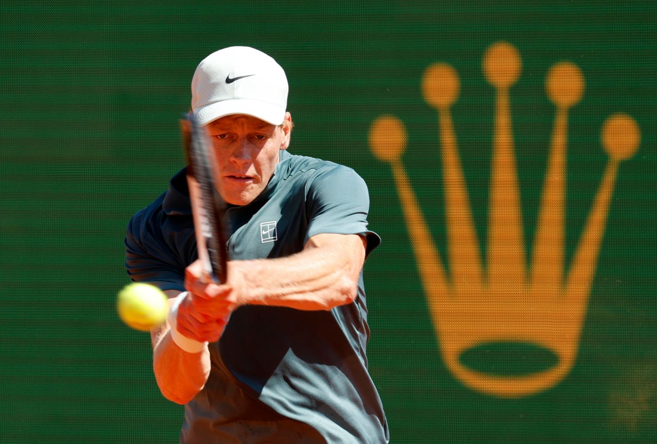 Awans ze skazą. Koniec rekordowej serii Jannika Sinnera