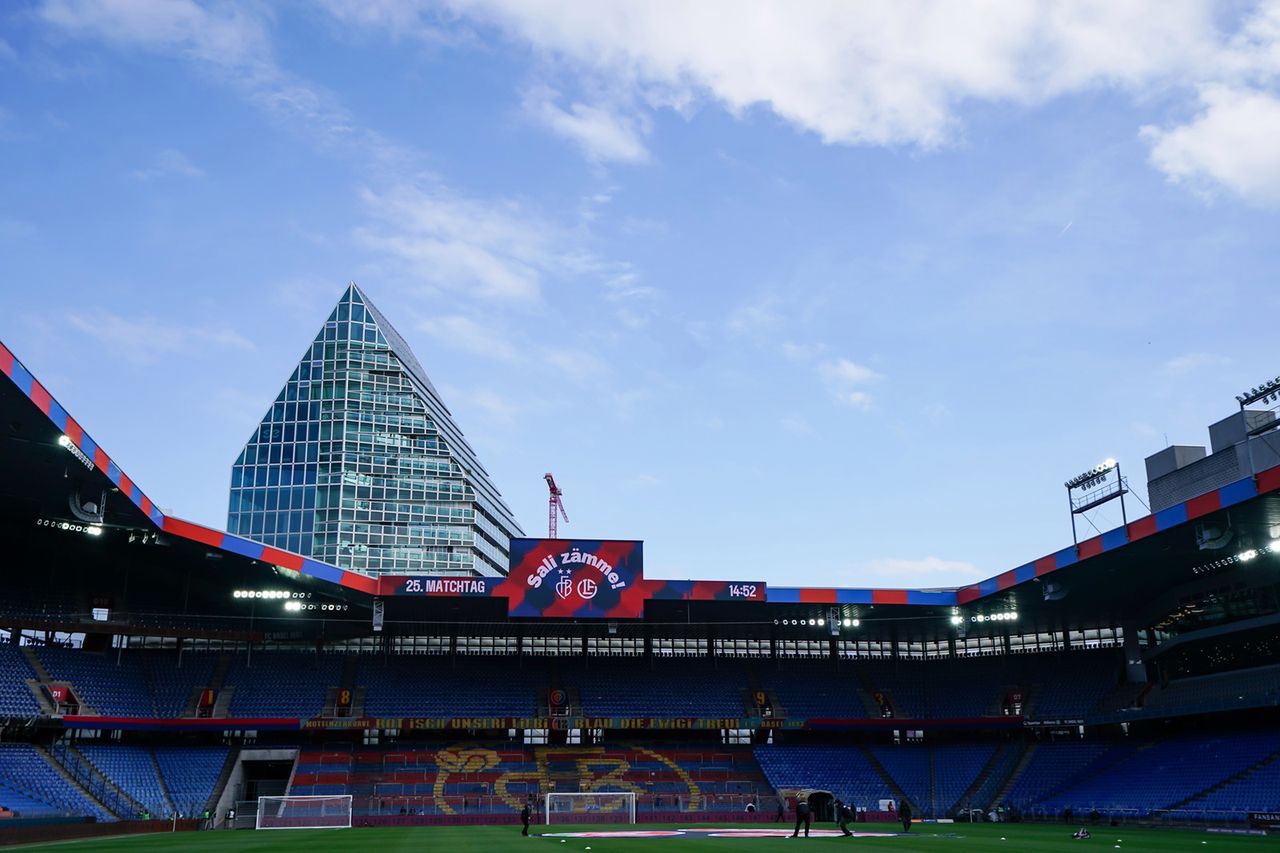 Pożar na słynnym stadionie. Mecz odwołany