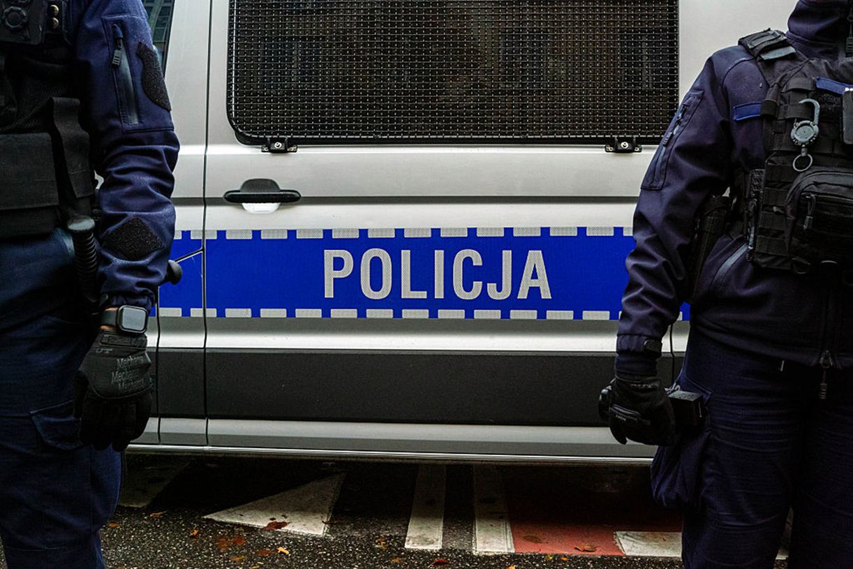 Miał zabarykadować się i wyskoczyć przez okno. Były zapaśnik aresztowany