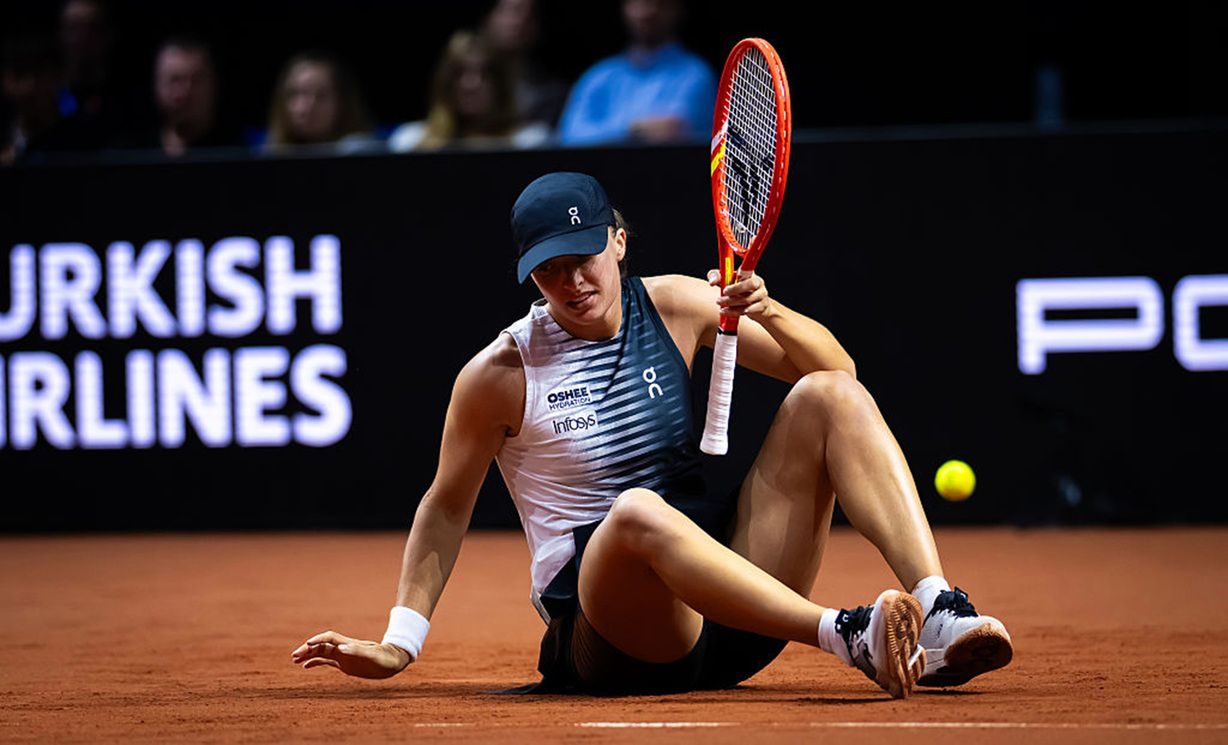 Polscy kibice zadrżeli. Świątek nagle upadła na kort