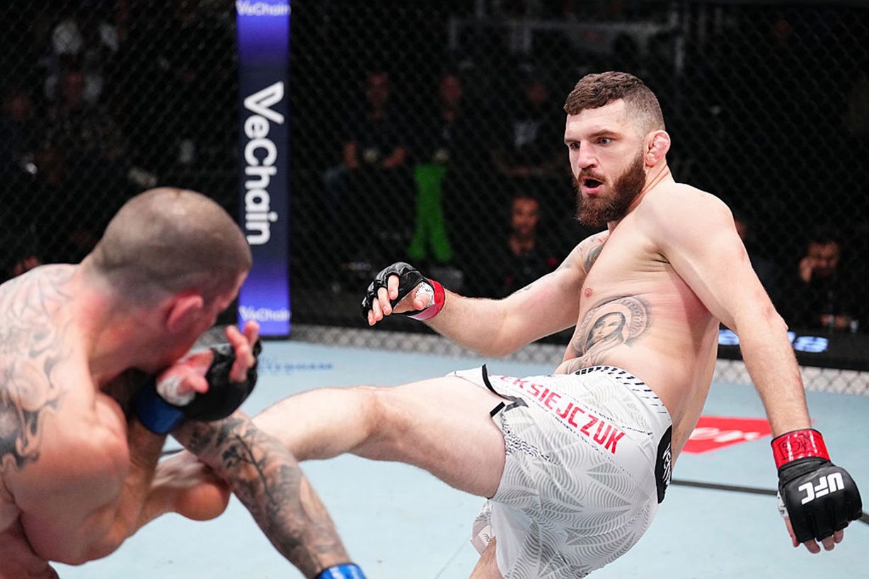 Polak szlifuje formę w Brazylii i zapowiada "potężną walkę" w oktagonie UFC
