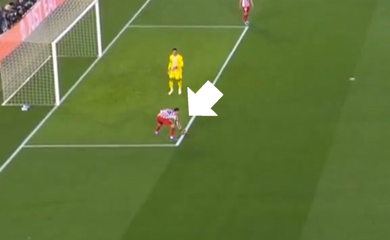 To po jego zagraniu ręką Barca domagała się karnego. W końcu przerwał milczenie