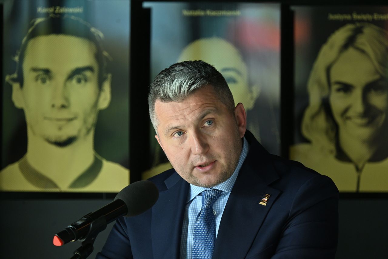Piesiewicz w tarapatach. Słynął słowem więcej?
