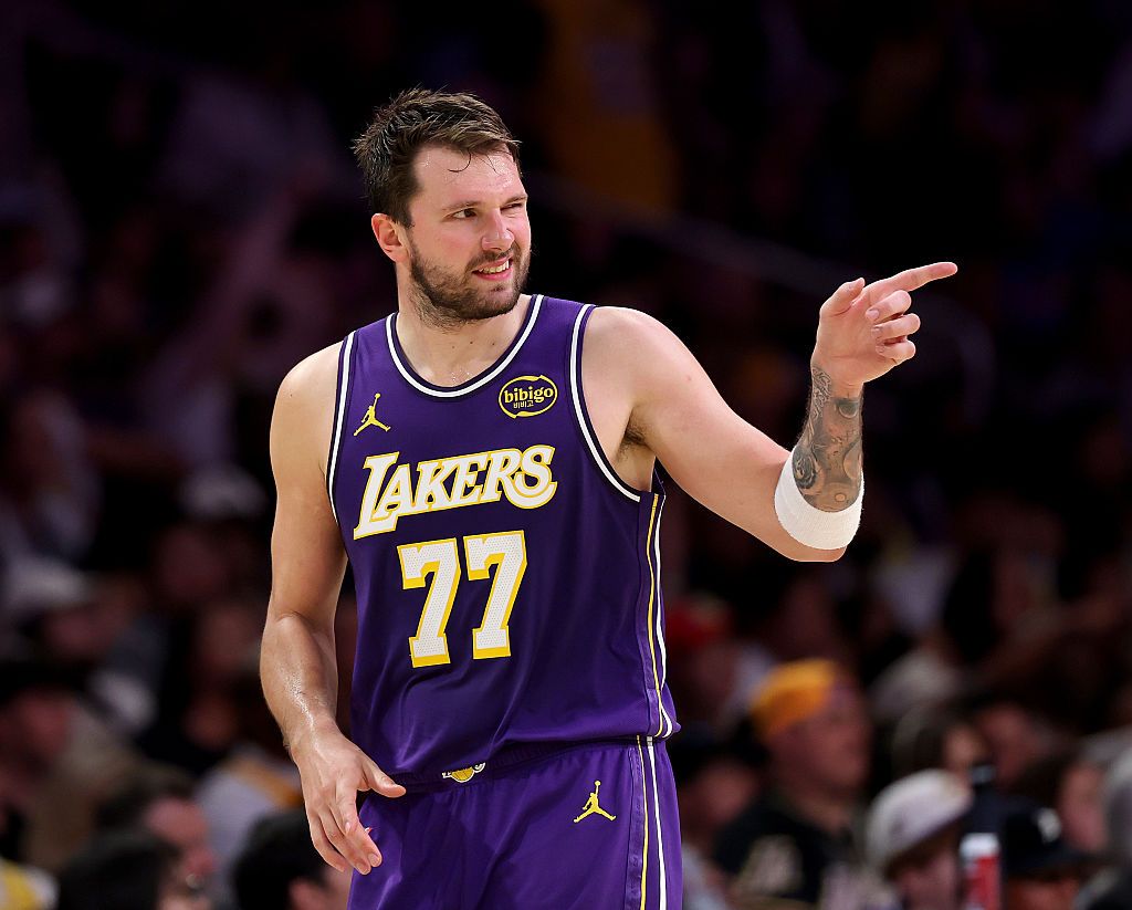 Doncić wraca do treningów, Lakers ostrożni mimo serii