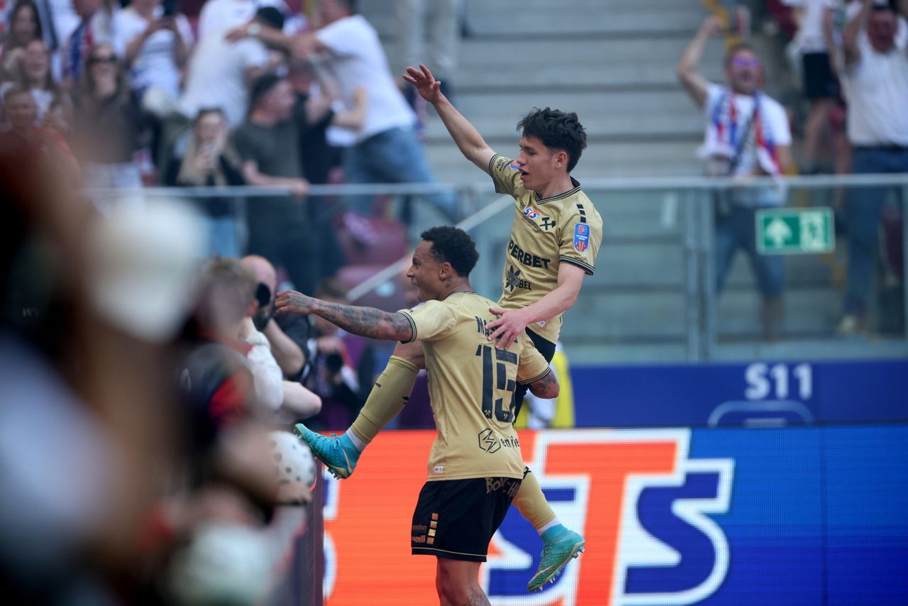 Górnik Zabrze triumfuje po raz siódmy – kto stoi na podium historii?