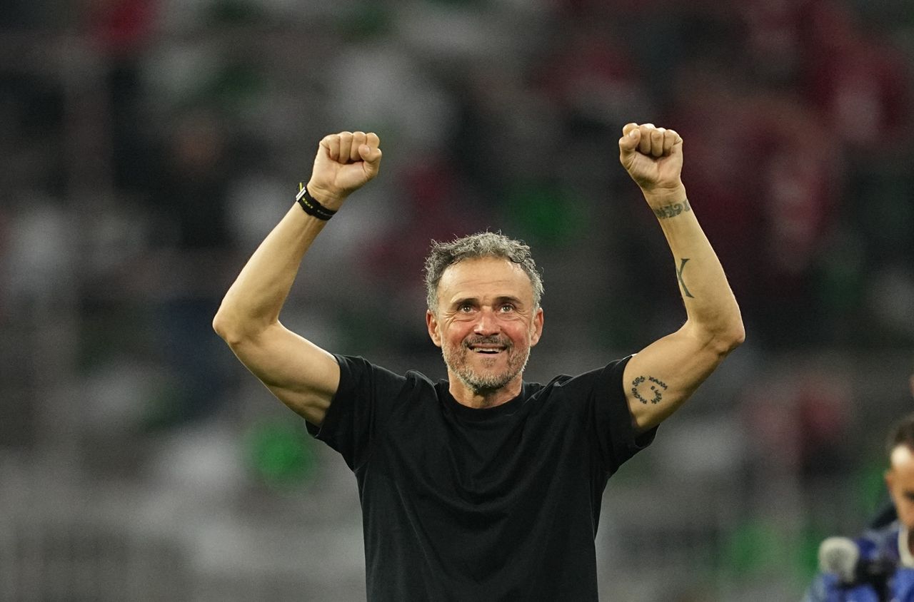 Carragher zaprosił Enrique na imprezę. Reakcja trenera PSG rozweseliła studia