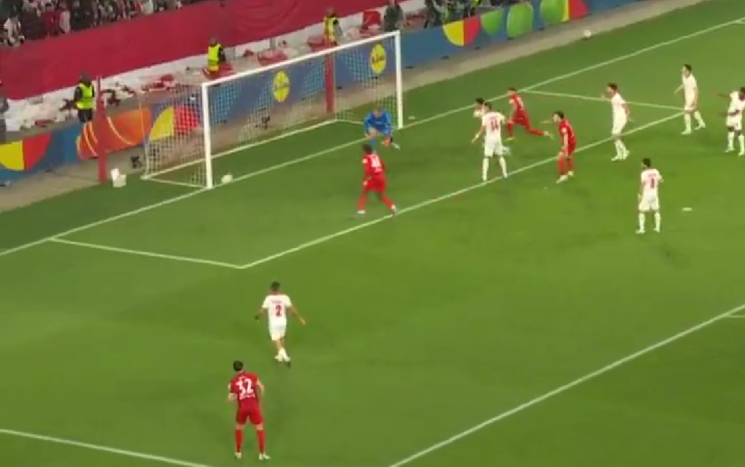 Kuriozalny gol w Freiburgu – jak to się w ogóle stało?