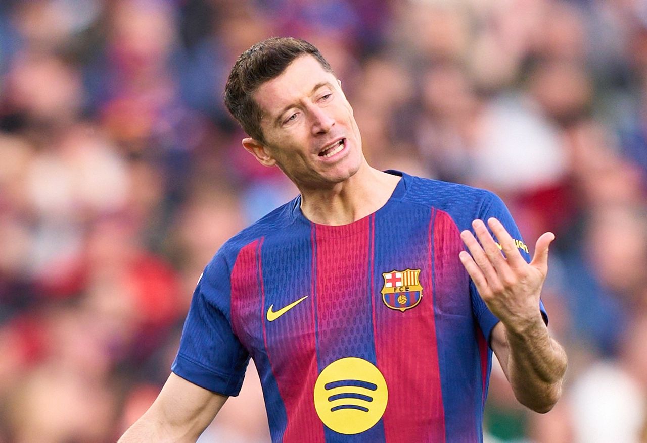 Ten klub stara się o Lewandowskiego. Trener ma z nim rozmawiać