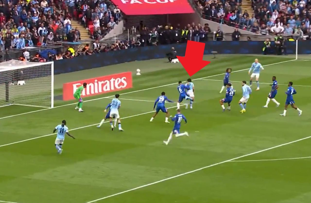 Coś spektakularnego. Ten gol rozstrzygnął finał Pucharu Anglii [WIDEO]