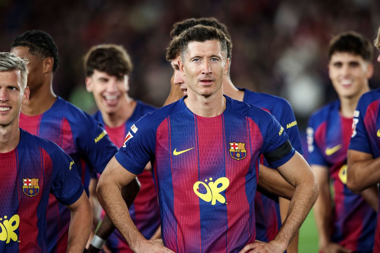 Ładny gest rywali. Piłkarze FC Barcelony uhonorowani