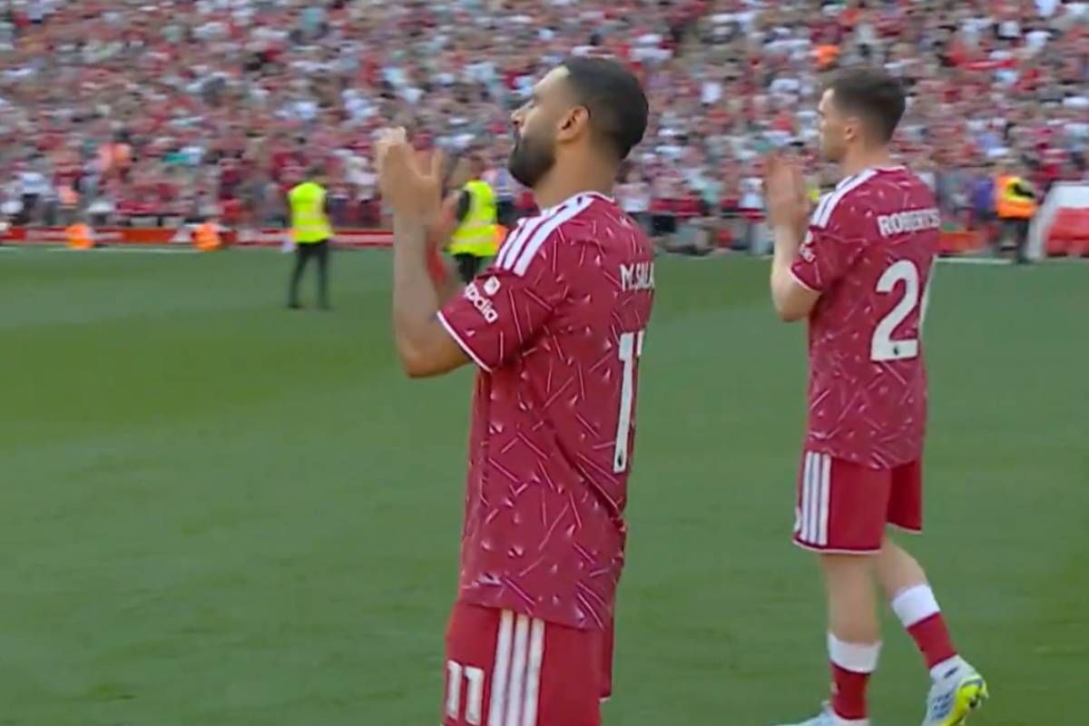 Emocjonalna chwila na Anfield. Tak pożegnali legendy