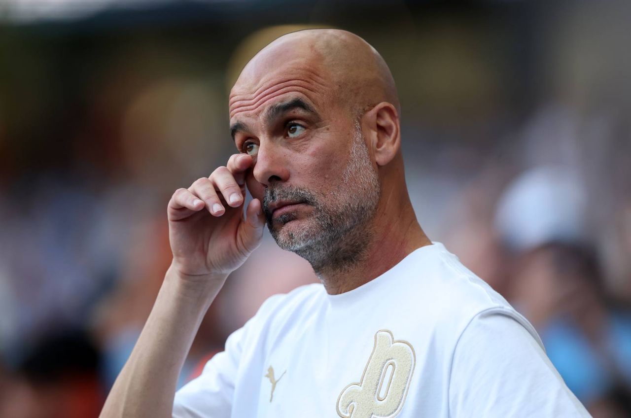 Guardiola wziął mikrofon i pożegnał się z kibicami. Miał do nich prośbę