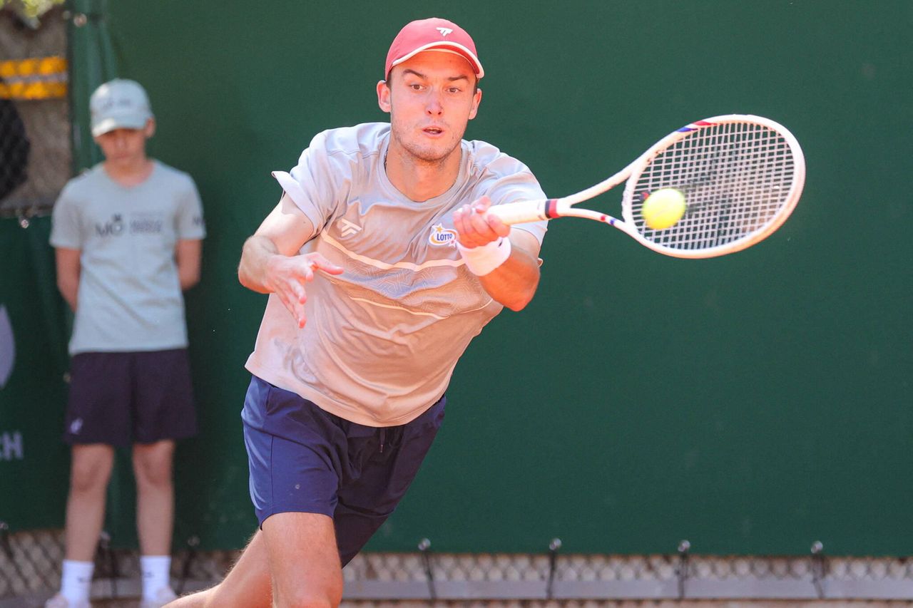 Polak bliski spektakularnego debiutu na Roland Garros