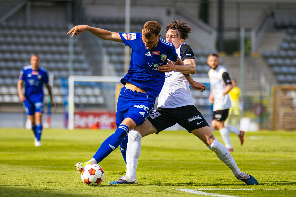 Miedź Legnica zbroi się. Sparing trwał 22 minuty