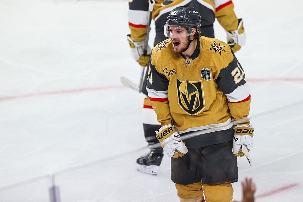 Szalona dogrywka w Las Vegas: Hokejowa bitwa Carolina vs Vegas