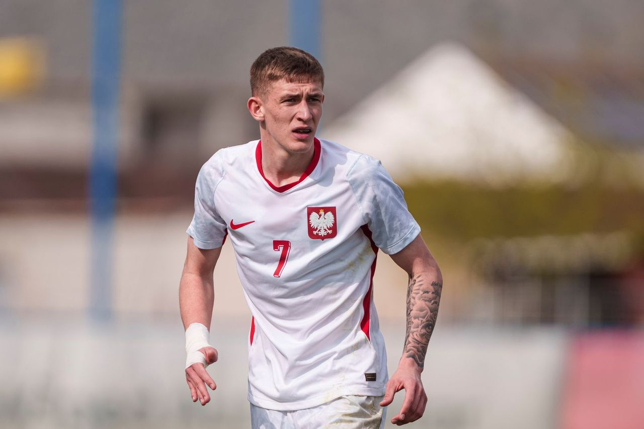 Wiktor Nowak na celowniku Slavii Praga – przyszłość w Ekstraklasie?